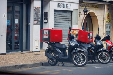 Perigueux, Dordogne, Fransa 17 Haziran 2023: Büyük Süpermarketler Koridorlarını Keşfetmek