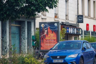 Perigueux, Dordogne, Fransa 17 Haziran 2023: Açık Hava Reklamcılığı Sanatı