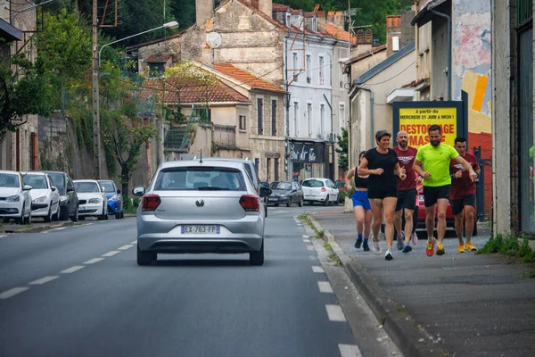 Perigueux, Dordogne, Fransa, 29 Haziran 2023: Bir Antika Sokak 'ta Günlük Hayata Bakış