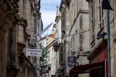 Perigueux, Dordogne, Fransa, 2 Temmuz 2023: Perigueux 'da Büyüleyici Antik Mimarlık