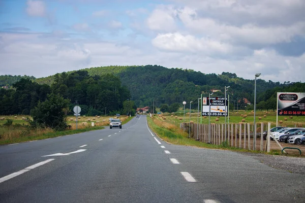 Dordogne Franciaország Július 2023 Straight Country Road Cars Distance — Stock Fotó