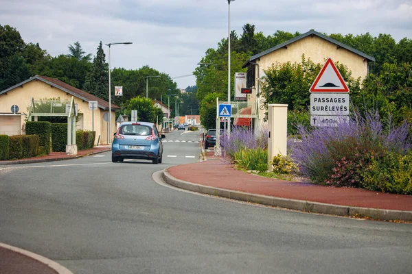 Dordogne Franciaország Július 2023 Road Sign Indicating Elevated Crossings — Stock Fotó
