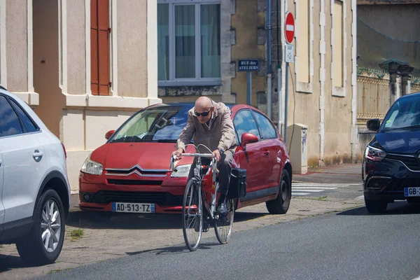 Dordogne Franciaország Július 2023 Idősek Biciklizése — Stock Fotó
