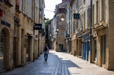Perigueux, Dordogne, Fransa Temmuz 09 2023: Terkedilmiş Sokak, Ekonomik Darbe