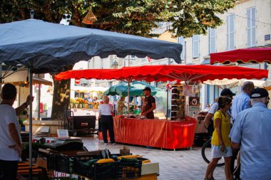Perigueux, Dordogne, Fransa Temmuz 09 2023: Ekonomi ve Turizm İlişkileri