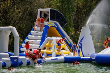 Dordogne, Fransa 23 Temmuz 2023: Aquaglide Su Faaliyeti, Turizm, Tatil