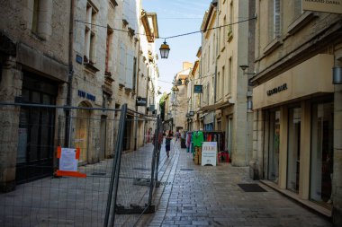 Perigueux, Fransa 08 Eylül 2023: Gezinme Süreci: Perigueux 'da Yürüyen Sokak Tadilatı.