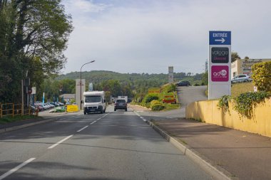 Perigueux, Fransa 07 Eylül 2023: Somut Hırslar: Banliyö Perigueux Sanayi ve Sanayi Bölgesi.