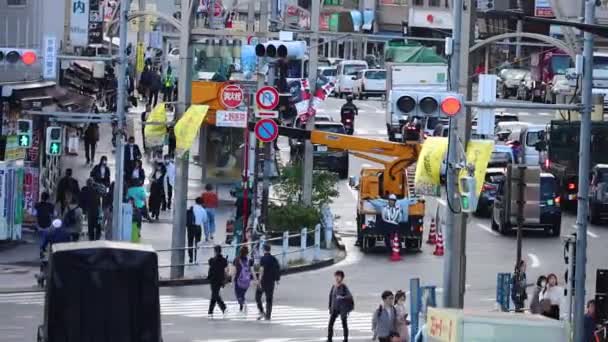 Tokyo Japan November 2023 Busy Street Scene Pedestrians Maintenance Crew — Stock Video