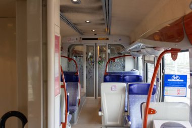 Perigueux, Fransa 23 Ekim 2023: Yeni Aquitaine TER içinde Boş Merkezi Koridor