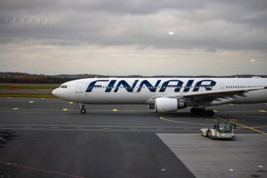 Helsinki-Vantaa Havaalanı, Finlandiya, 24 Ekim 2023: Finnair Havaalanı