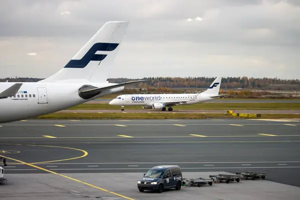 Helsinki-Vantaa Havalimanı, Finlandiya, 24 Ekim 2023: Finlandiya Tek Dünya Havalimanı