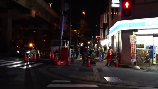 Tokyo Japan October 2023 Nighttime Construction Work Convenience Store Tokyo — Stock Video