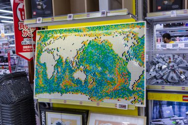 Tokyo, Japonya, 26 Ekim 2023: Akihabara 'da bir elektronik mağazasında pikseller sergileniyor
