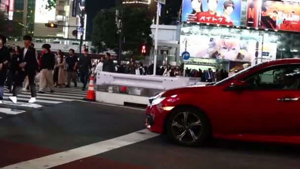 Tokio Japón Noviembre 2023 Escena Nocturna Calle Con Peatones Coche — Vídeo de stock