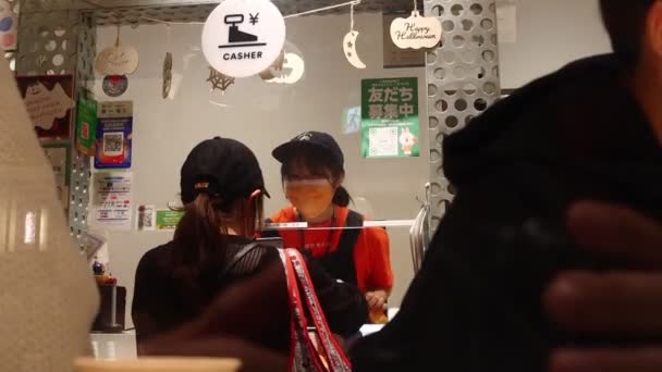 Tokyo Japonya Kasım 2023 Tokyo Bir Fast Food Restoranında Müşteri — Stok video