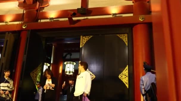 Tóquio Japão Novembro 2023 Turistas Interior Templo Senso Com Lanternas — Vídeo de Stock