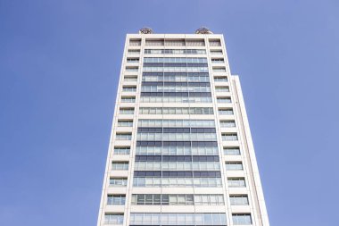 Tokyo, Japonya, 27 Ekim 2023: Tokyo kentsel mahallesindeki yüksek binalar