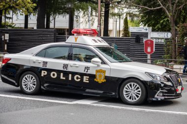 Tokyo, Japonya, 28 Ekim 2023: Tokyo 'da görevli Japon polis arabası