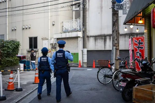 Tokyo, Japonya, 28 Ekim 2023: Tokyo Caddesi Devriyesi