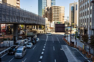 Tokyo, Japonya, 30 Ekim 2023: İnşaat çalışmaları devam ederken şehir manzarası
