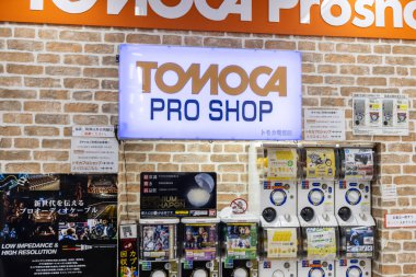 Tokyo, Japonya, 30 Ekim 2023: TOMOCA Pro Shop kamera ekipmanlarının girişi