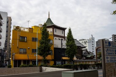 Tokyo, Japonya, 31 Ekim 2023: Tokyo 'daki eşsiz bir binanın mimarisi