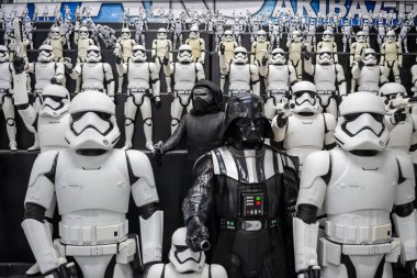 Tokyo, Japonya, 2 Kasım 2023: Star Wars Stormtroopers Figürleri