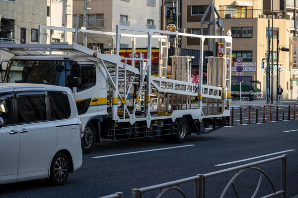 Tokio Japón Noviembre 2023 Vehículo Utilitario Que Transporta Andamios Construcción — Foto de Stock