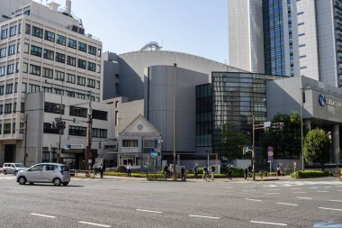 Tokyo, Japonya, 2 Kasım 2023: Tokyo yayın sistemi binasının modern mimarisi Akasaka ilçesinde