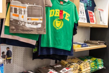 Tokyo, Japonya, 3 Kasım 2023: Demiryolu Müzesi Hediye Dükkanı 'nda Ticaret Sergisi