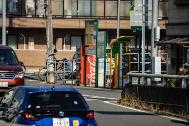 Tokyo, Japonya, 3 Kasım 2023: Coca-Cola Otomatı