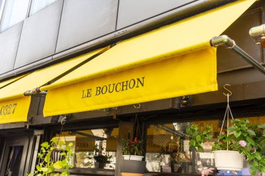 Tokyo, Japonya, 4 Kasım 2023: Tokyo 'da Le Bouchon Fransız Restoranı