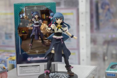 Tokyo, Japonya, 6 Kasım 2023: Mağazada Koleksiyonlanabilir Anime Figürü Gösterimi