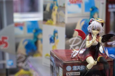 Tokyo, Japonya, 6 Kasım 2023: Bir Koleksiyoncu Dükkanında Anime Figürü