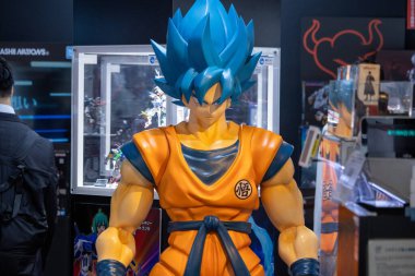 Tokyo, Japonya, 6 Kasım 2024: Ekran Davasında Koleksiyonlanabilir Anime Figürü