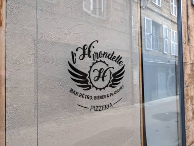 Fransa, 3 Mart 2024: Vintage Style Pizzeria Pencere Tabelası
