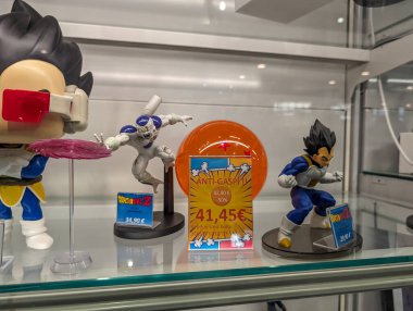 Fransa, 16 Mart 2024: Showcase 'de Koleksiyonlanabilir Şekiller