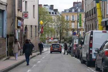 Fransa, 30 Mart 2024: Fransız Kasabasında Her Gün Sokak Sahnesi