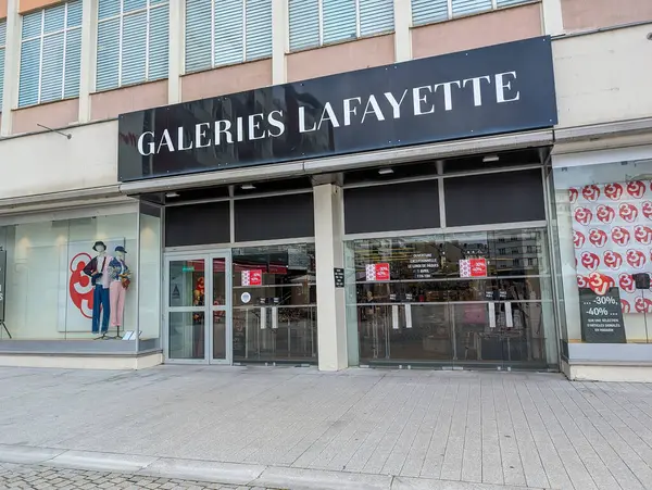 Frankreich März 2024 Eingang Der Galeries Lafayette Frankreich — Stockfoto