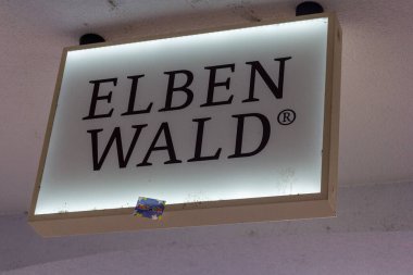 Almanya, 10 Haziran 2024: Elbenwald mağaza tabelası
