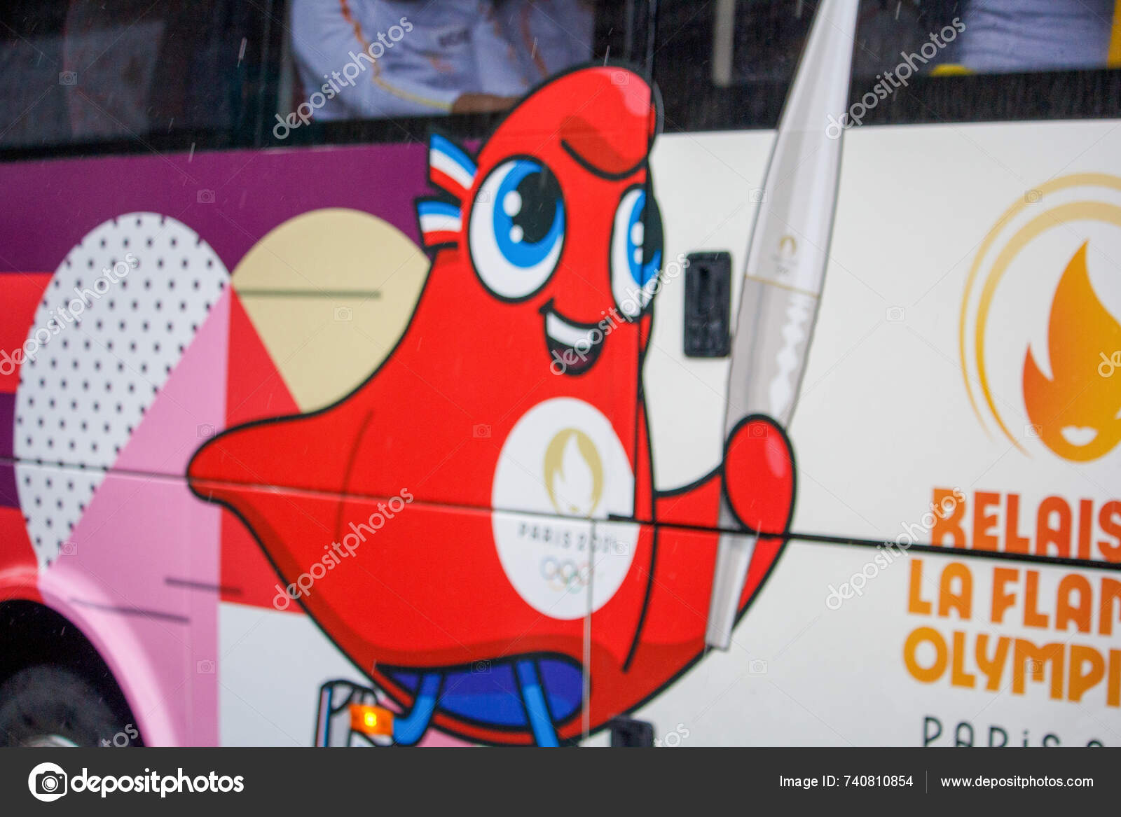 France May 2024 Paris 2024 Olympic Mascot Holding Torch Bus — Stock