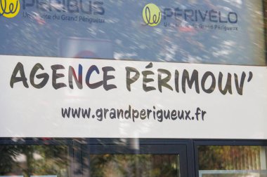 Fransa, 16 Ağustos 2024: Perigueux 'da Agence Perimouv' un ulaşım acentesi imzası