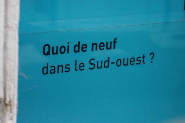 Fransa, 16 Ağustos 2024: Mavi arkaplan hakkındaki güneybatı metninde yeni neler var