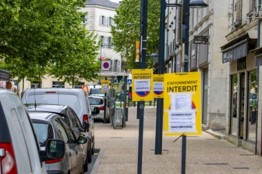 Fransa, 19 Mayıs 2024: Kaldırımda 