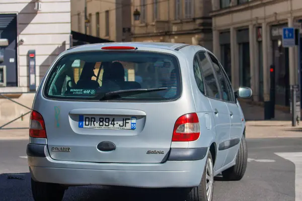 Fransa, 16 Ağustos 2024: Renault Scenic 'in arka görüntüsü