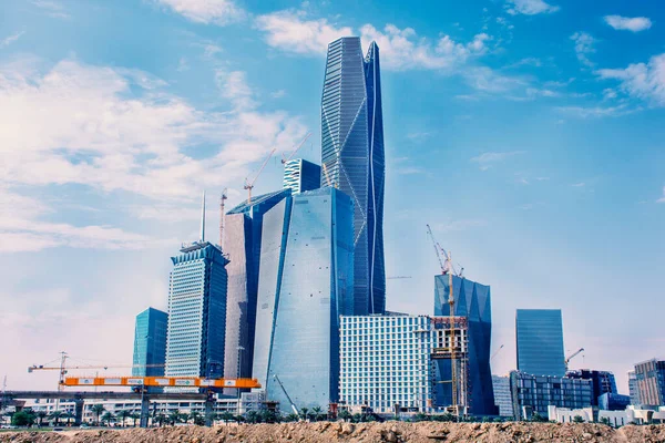 サウジアラビアのリヤド Ksa 2017年12月2日新しい建物は リヤドの新しいキングアブドッラー金融地区に建設されています — ストック写真