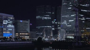 Şehrin gece manzarası