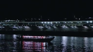 İsrail eyaletinin başkentinin gece manzarası.
