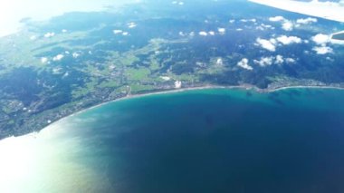 Uçağın penceresinden görüntü,